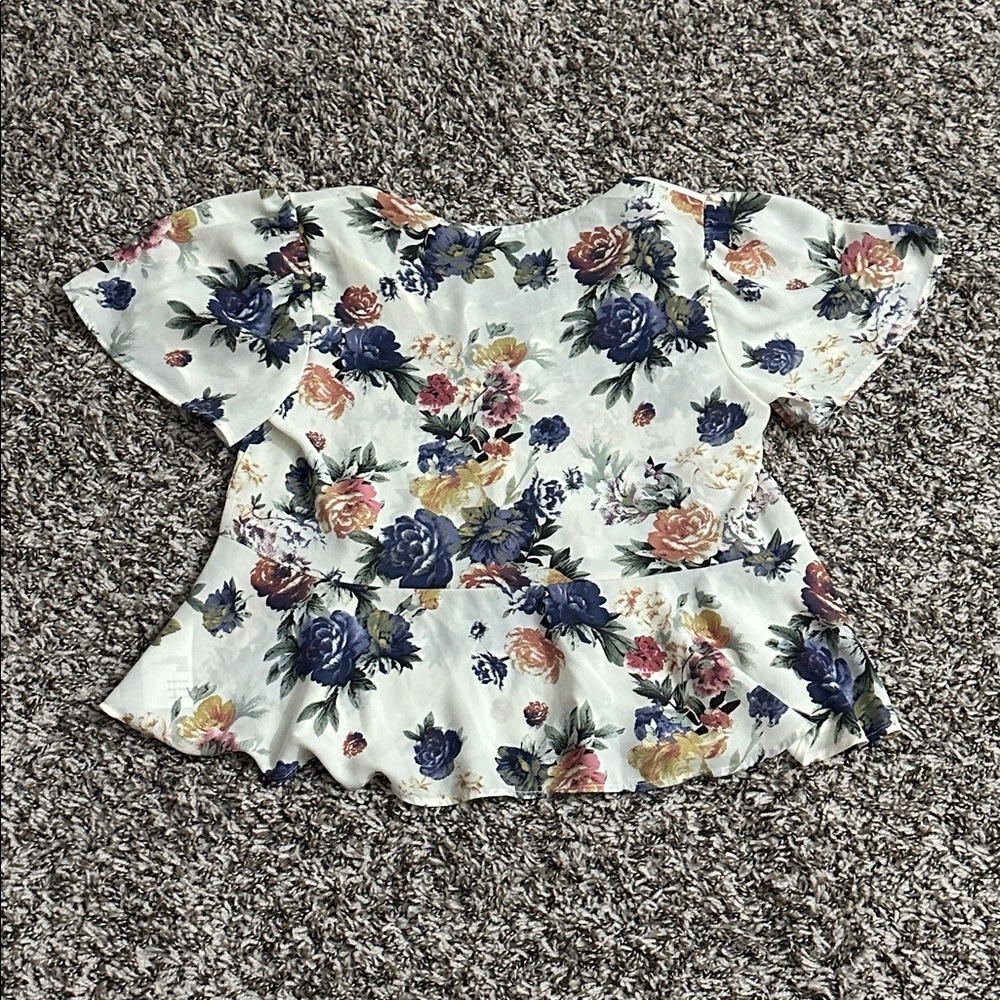 Kimchi blue floral tie up top l - Picture 3 of 11